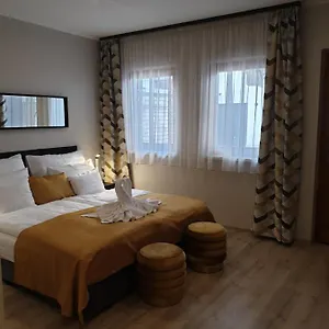 Indium Panzio Bed & Breakfast Eger