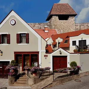 Patria Panzio Bed & Breakfast Eger